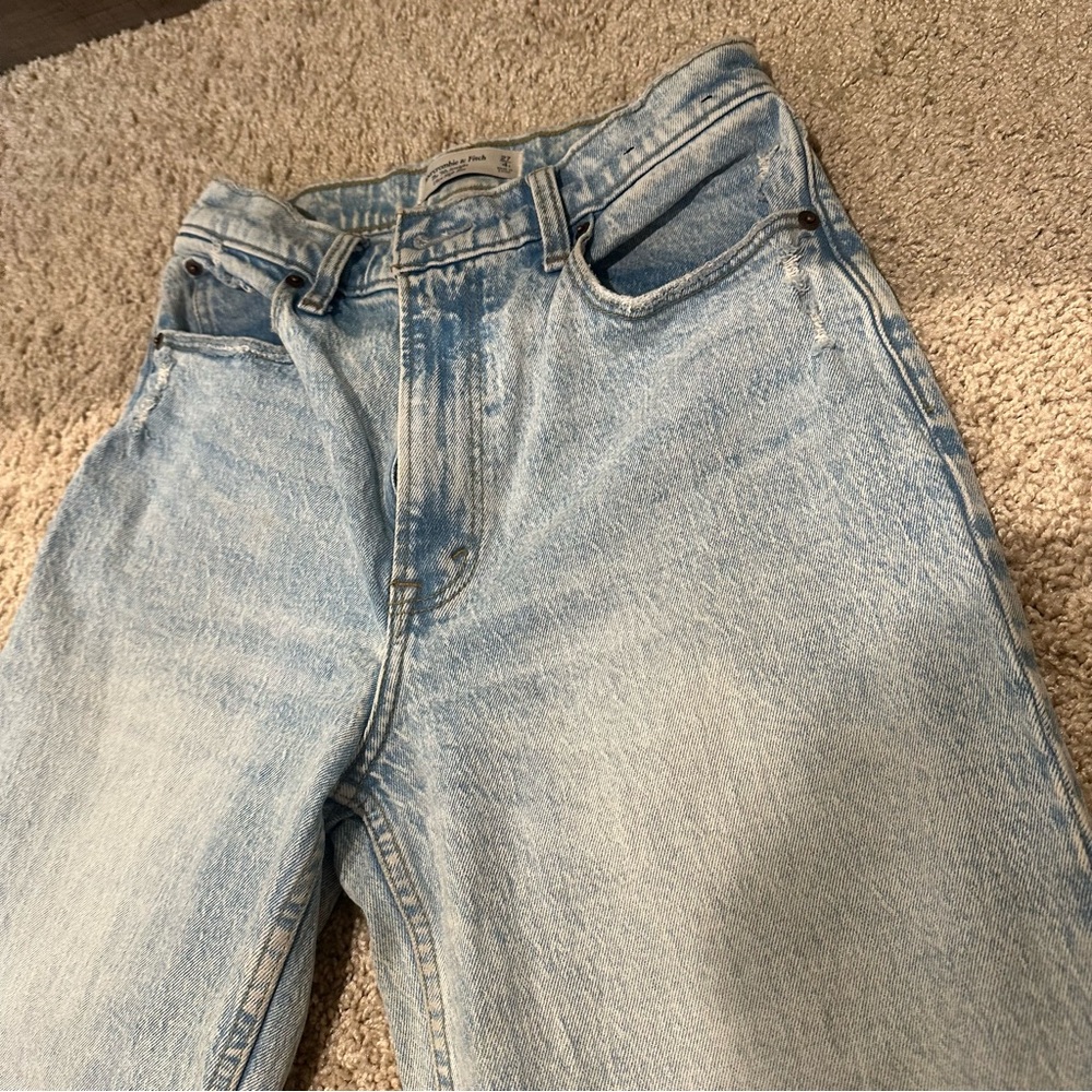 Abercrombie & Fitch Light Wash Women’s Ultra High waist Jeans